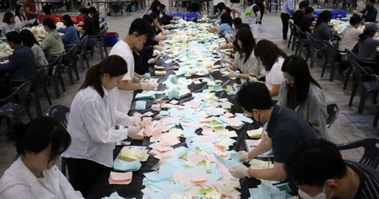 패배 인정한 국민의힘 “초심으로 돌아가겠다”